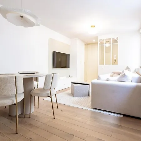 Le Louvre A 2 Minutes - Ascenseur - Parking Apartment Paris